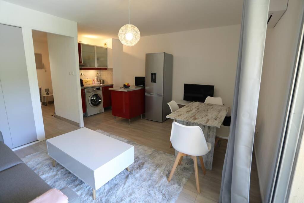 Petit Paradis Classe 3 Etoiles A 200M De La Plage! Terrasse-Wifi-Parking-Clim Saint-Mandrier-sur-Mer Exterior photo